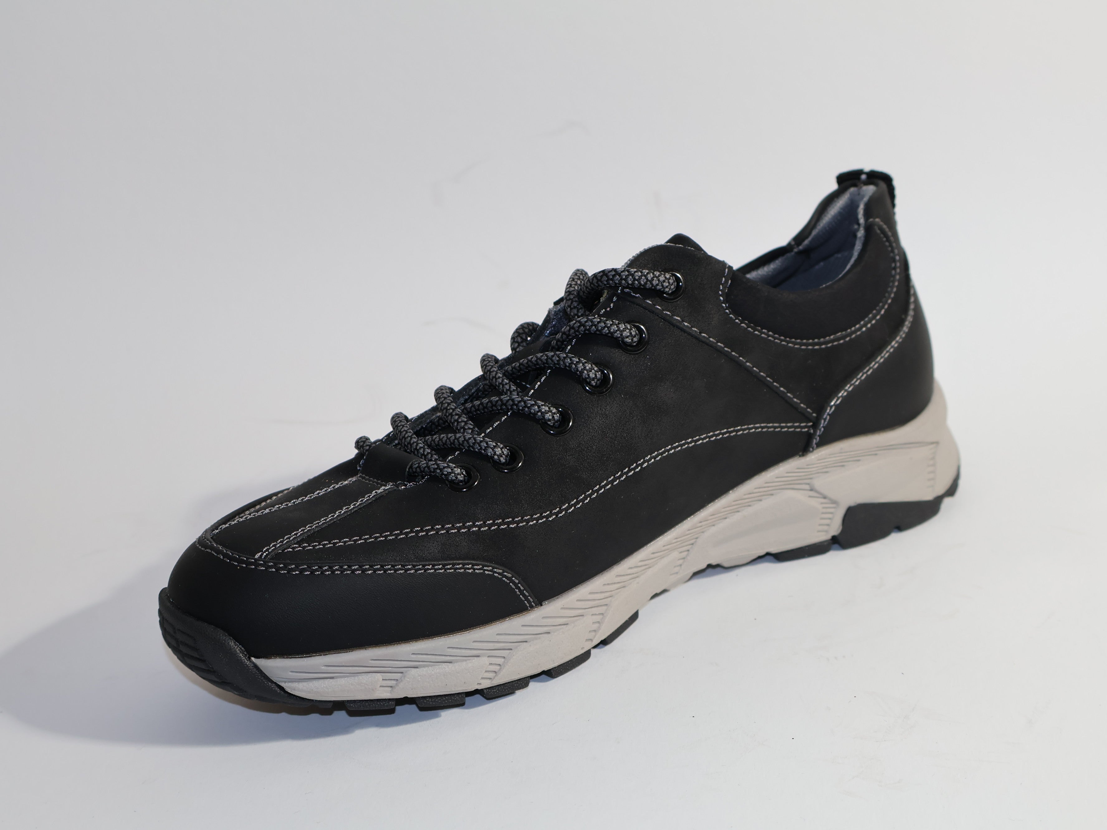 Moderne Herren Sneaker in Schwarz und Grau - Bequeme Freizeitschuhe mit Leder-Optik