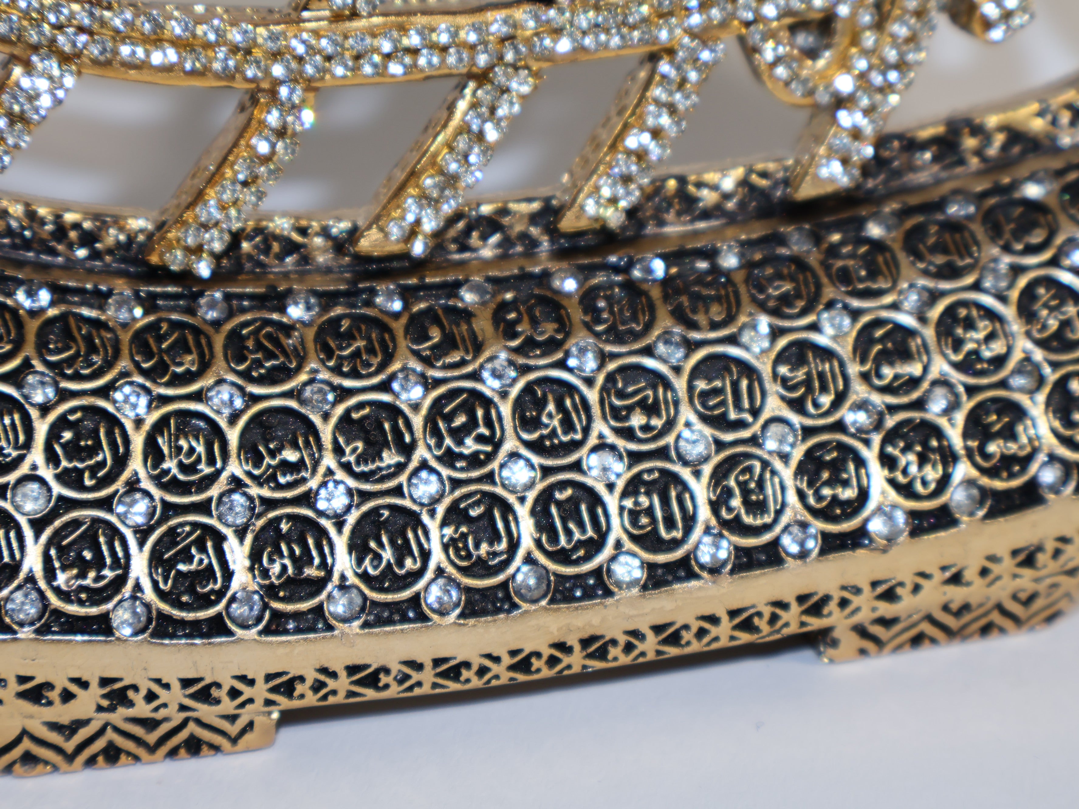 Luxuriöse Islamische Kalligrafie-Deko mit Strasssteinen – Elegantes Arabisches Kunstwerk in Gold