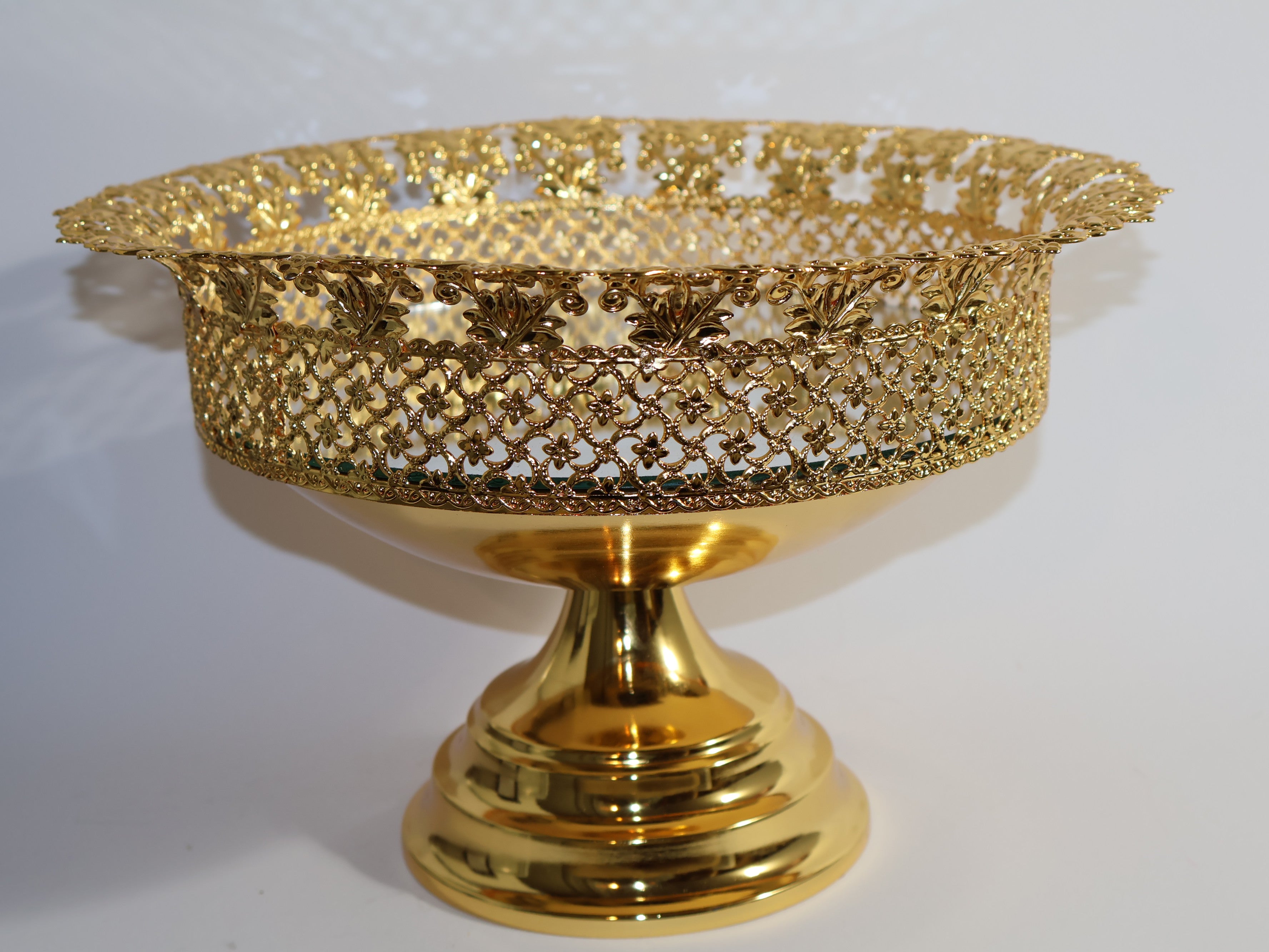 Goldene 2-stöckige Etagere – Elegante Deko-Schale für Süßigkeiten, Obst und Hochzeitsdeko