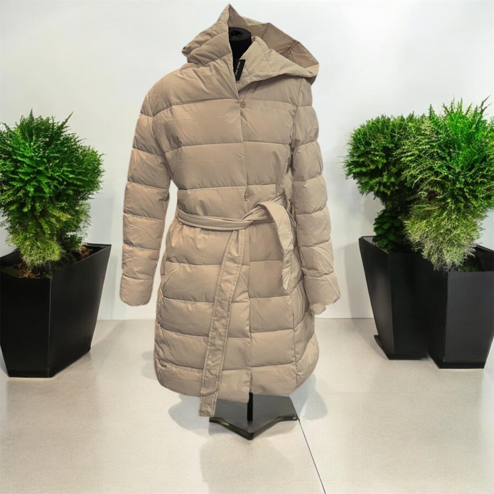 cremige beige Winterjacke, kurze Jacke für Frauen, asymmetrische Jacke, winddichte Jacke, gesteppte Jacke
